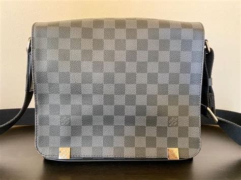 tracolla uomo louis vuitton vecchia|Borsa messenger District Tela Damier Graphite .